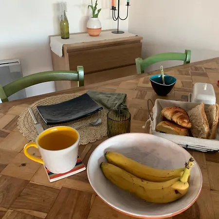 Les Toits D'aniane Alojamento de Acomodação e Pequeno-almoço *