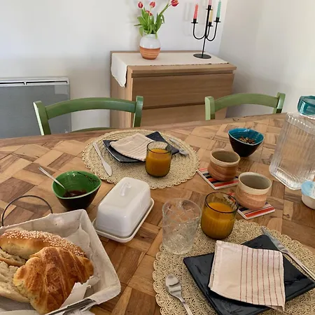 Alojamento de Acomodação e Pequeno-almoço Les Toits D'aniane *